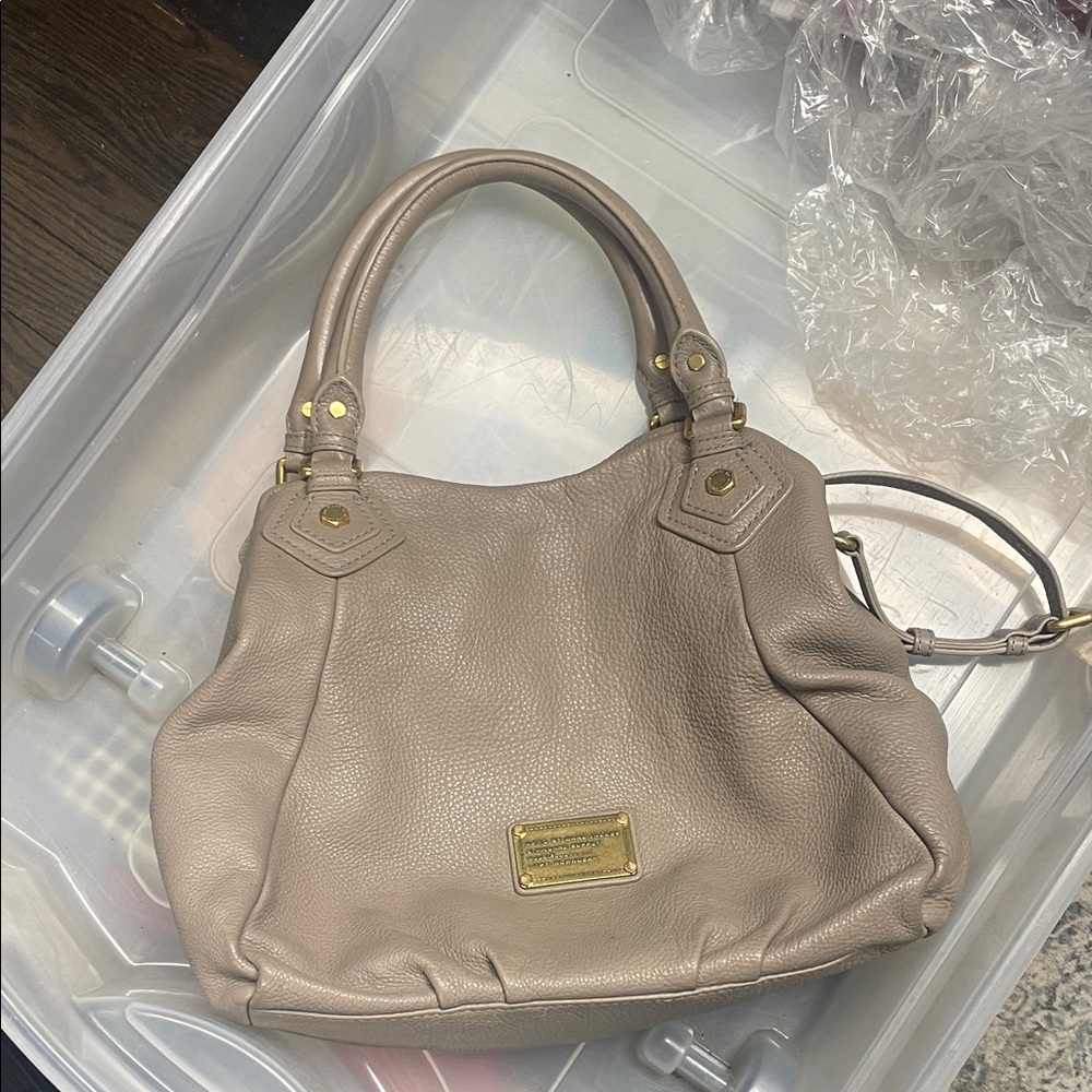 Marc Jacobs Taupe Leather Shoulder Bag🔥
